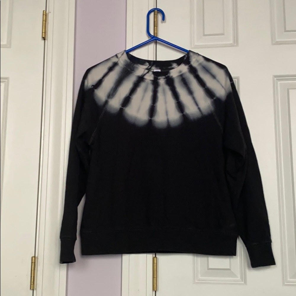 Women’s tie dye sweatshirt